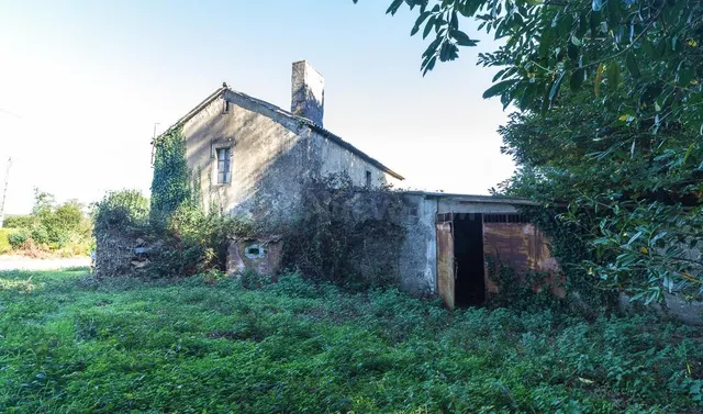 Encantadora Casa con Terreno en Abegondo, Galicia