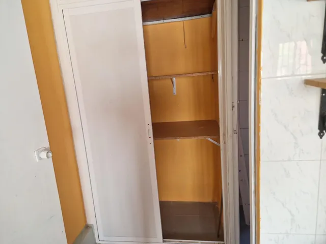 AOC VENDE EN EL CENTRO DE MOSTOLES, CASA EN PRIMERA PLANTA PARA REFORMAR CON GRAN POTENCIAL. — 26