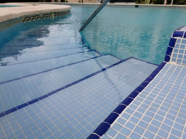 Piso en Torrevieja con dos terrazas y piscina — 18