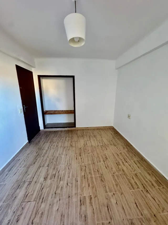 Piso de 3 habitaciones con ascensor junto a calle Aragón – Palma — 23