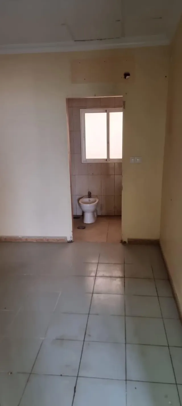 Edificio con piscina — 26