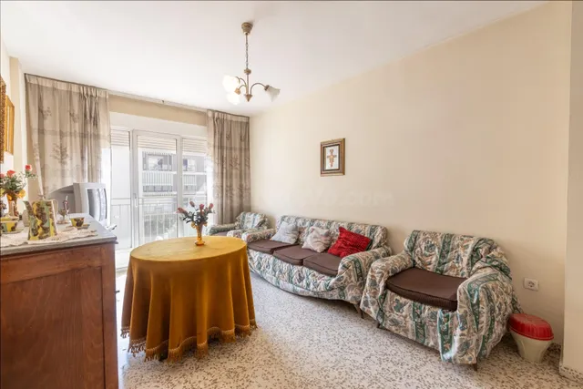 Piso con terraza y gran potencial junto a Camino de Ronda — 3