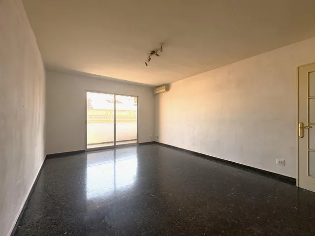 Amplia vivienda de 4 dormitorios con terraza, ascensor y vistas a la Sierra Calderona, en pleno centro de Godella — 24