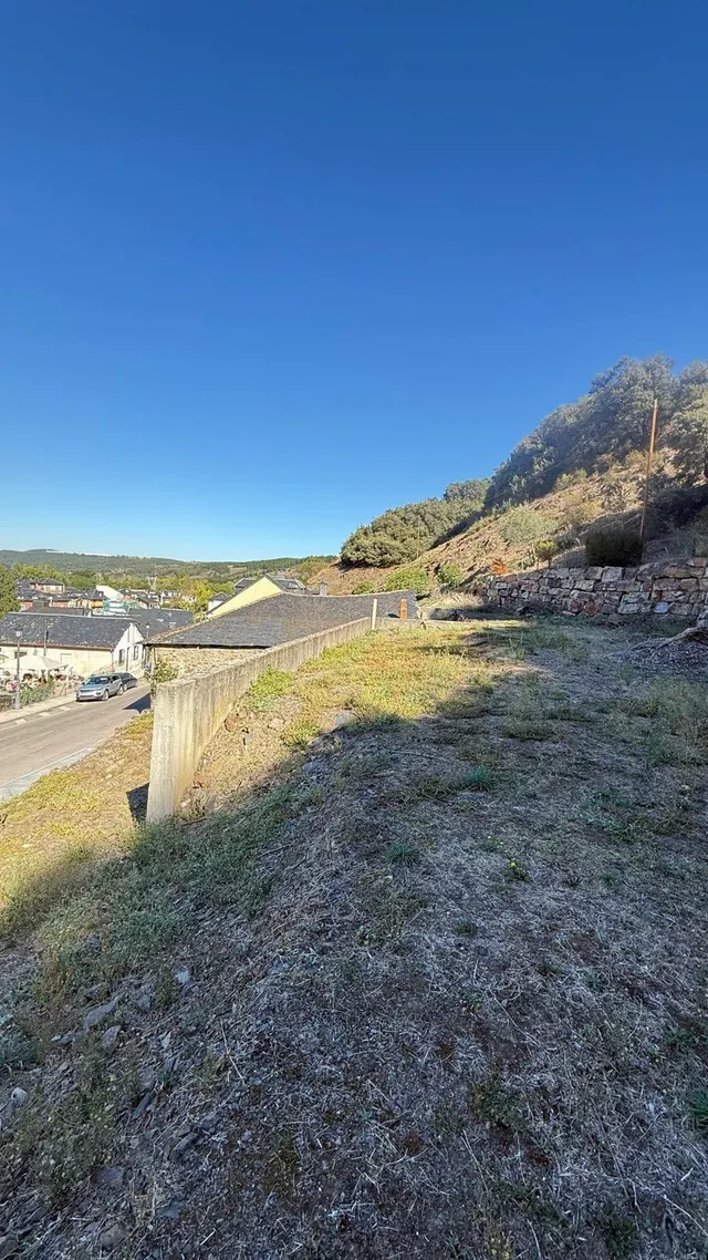 CASA CON TERRENO EN EL CAMINO DE SATIAGO (MOLINASECA) — 12