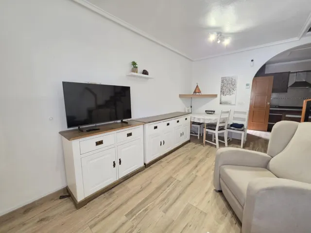 ADOSADO DE 2 habitaciones CON TERRAZA Y PISCINA COMUNITARIA — 6