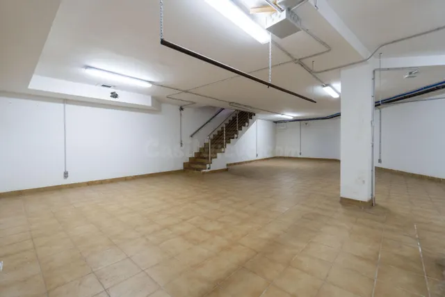 Local reformado de 236 m2 con terraza privada en Centro/Sind - foto 5