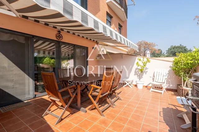 Dúplex en venta Calle Teresa de Calcuta, Reus. — 35