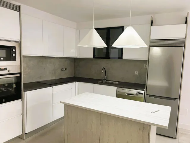 SE VENDE APARTAMENTO REFORMADO EN EL CENTRO DE PONFERRADA - foto 2