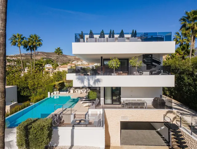 Chalet 5 habitaciones 661m² en venta - Marbella — 3