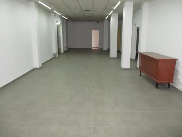 LOCAL COMERCIAL CENTRICO EN ESQUINA — 3