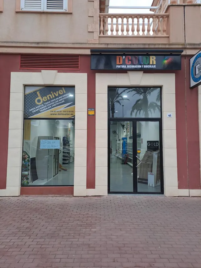 LOCALES COMERCIALES EN ALQUILER EN RESIDENCIAL PORTOFINO EN ALMERIMAR — 26