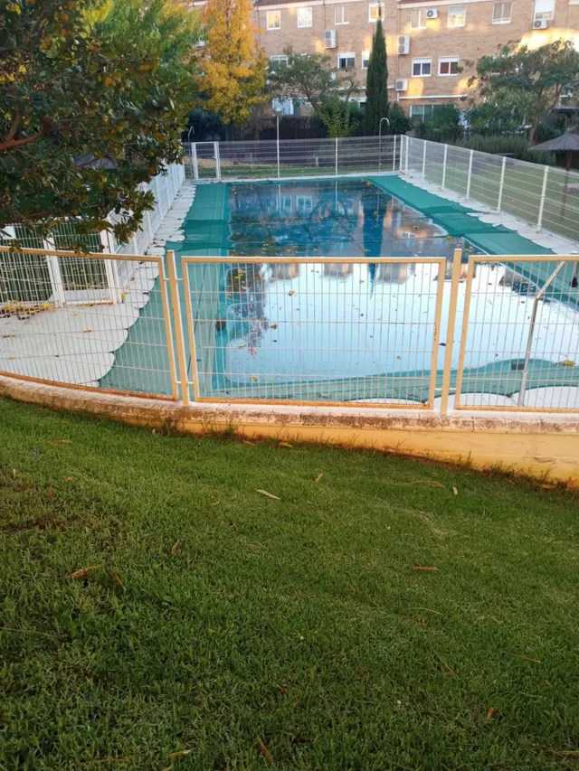 Pisazo en macondo con garaje, trastero y piscina !!! - foto 2