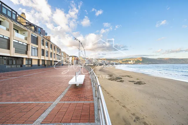 Exclusivo Piso en Primera Línea de Playa de Las Canteras con Vistas al Mar — 24