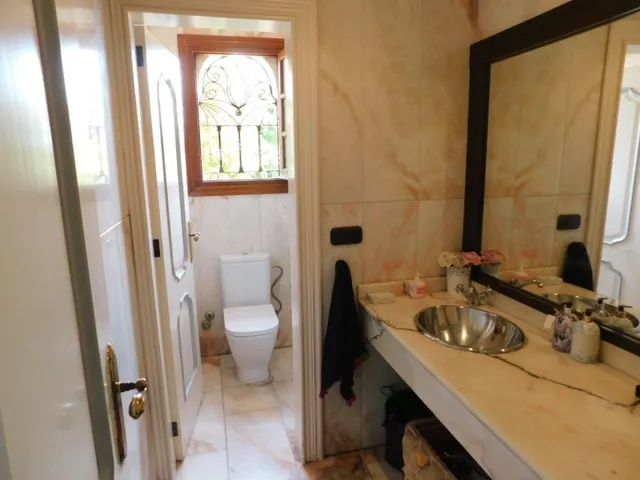 Venta - villa de lujo - Torrevieja - 6 dormitorios - 5 baños - 328 m2 - parcela 1066 m2 - piscina - garaje — 20