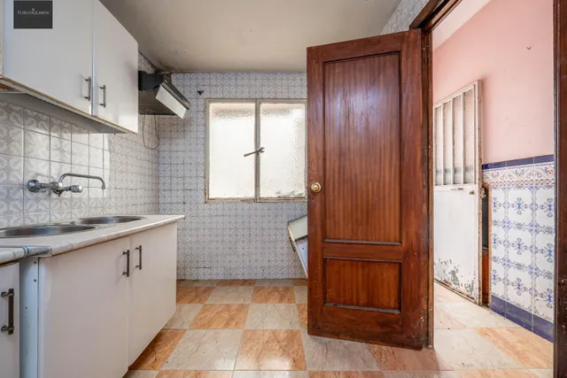 SE VENDE CASA CON UNA PARCELA DE 518 m2 (EN EL CENTRO DE LOS OGÍJARES). — 17