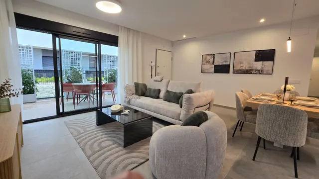 Vivienda AMUEBLADA ,,con gran terraza de 40 metros