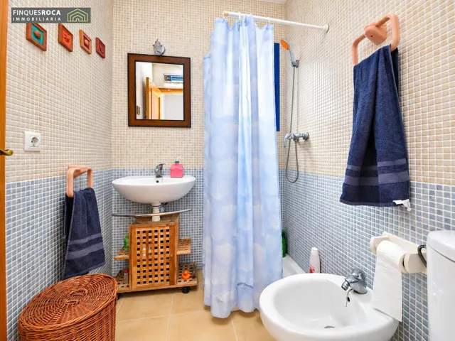 Preciosa Casa Unifamiliar Adosada, para entrar a Vivir de 2 Dormitorios, Baño, Cocina-Comedor-Estar, Terraza, Piscina Comunitaria y Vistas al Mar — 8