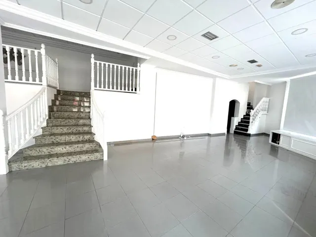 ¡Local comercial en Alquiler! Zona estratégica en Santo Domi - foto 4