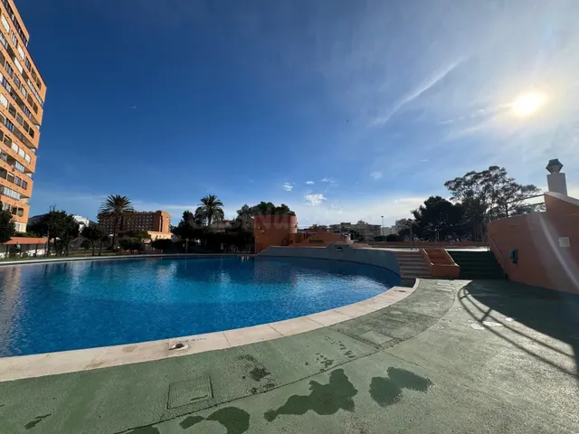 Apartamento de 2 habitaciones con licencia turística en Sant - foto 2