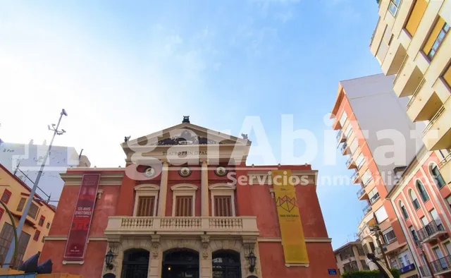 Despacho con varias oficinas en el centro — 25