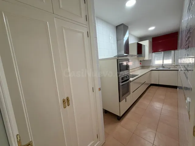 PISO DE 3 DORMITORIOS CON TERRAZA Y AZOTEA EN CORIA DEL RÍO — 5