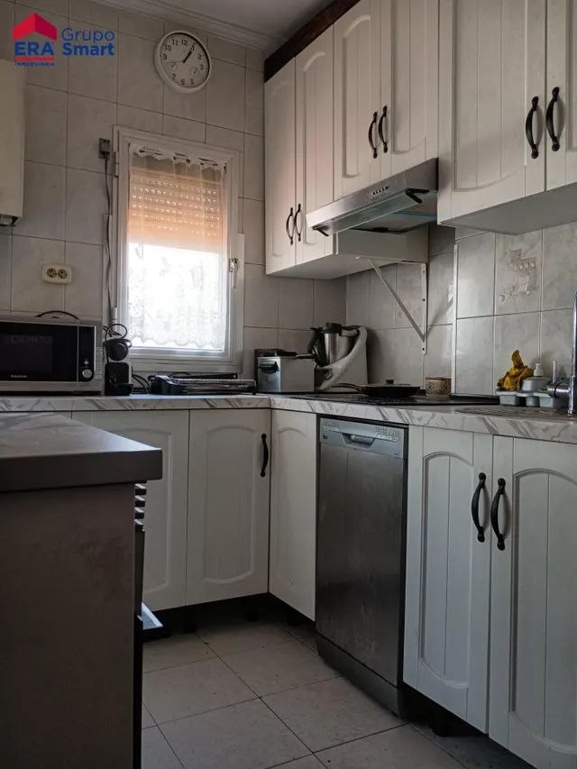 Tres dormitorios en Eduardo Dato, junto al metro de Gran Plaza: vive y conecta con Sevilla — 13