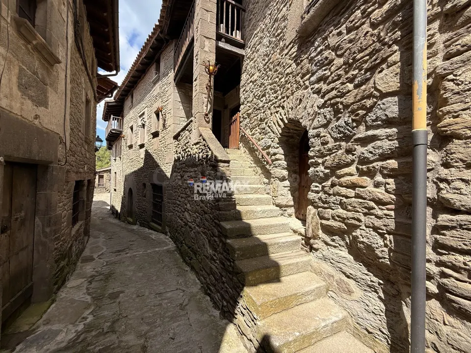 Rupit | Casa de piedra con encanto y gran potencial en el corazón del pueblo