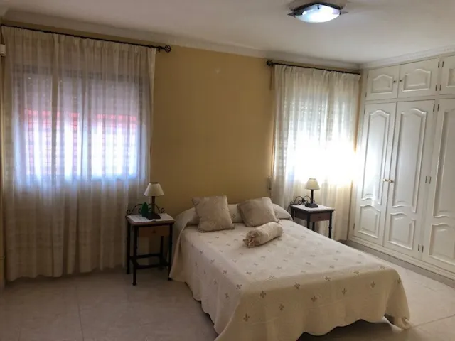 Edificio con piso dúplex y local en planta baja en el centro de Alhaurin de la Torre. — 23