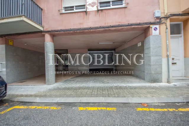 Plaza de parking en calle Moratín — 10