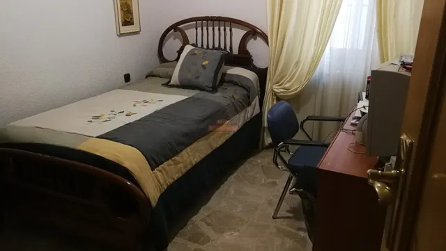 SORPRENDENTE...SE VENDE CASA DE LUJO INDEPENDIENTE, CON LOCAL, A 3 MINUTOS DEL CENTRO DE ALBACETE — 28