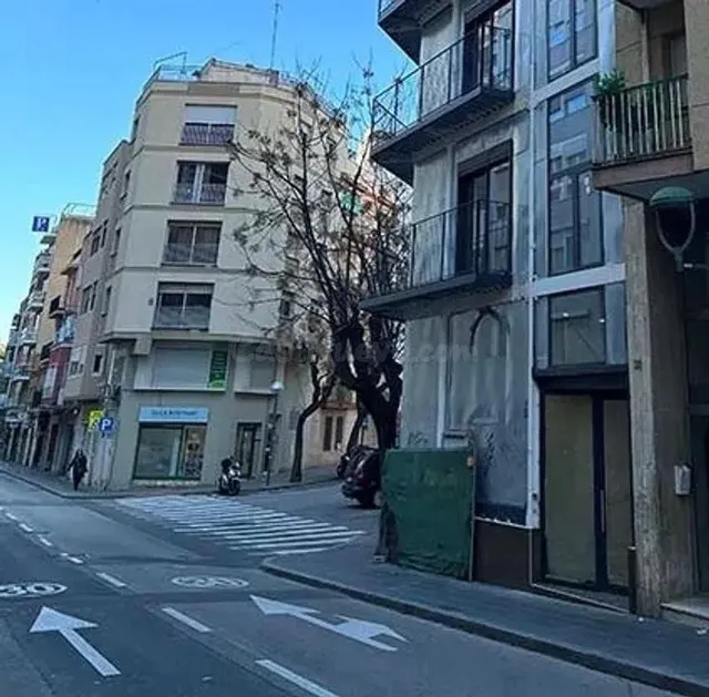 SE VENDE PISO OKUPADO en Avenida ESTANISLAU FIGUERES Nº 35 T - foto 2