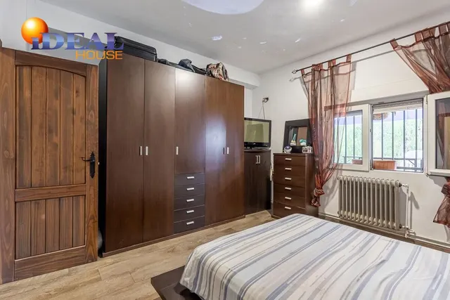 Casa con piscina en urb los chopos - Las Gabias — 18