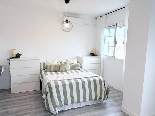 Piso moderno de 1 dormitorio con garaje y trastero en pleno centro de Pilar de la Horadada — 7
