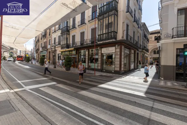 Invierte en una ubicación privilegiada en el corazón de Granada — 26