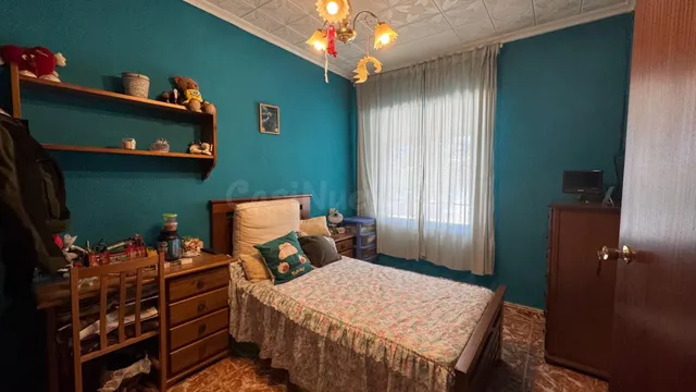 Casa de huerta con patio y aparcamiento – 193 m2 construidos - foto 3