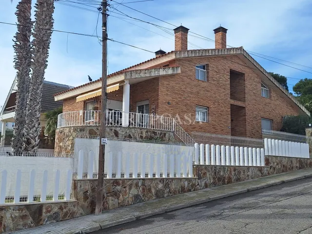 Fantástico chale de 275 metros en la zona de Ampolla con pis - foto 4