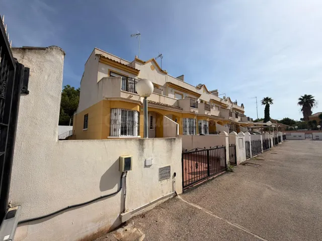OPORTUNIDAD DE INVERSION EN LOS BALCONES - Alicante - foto 2