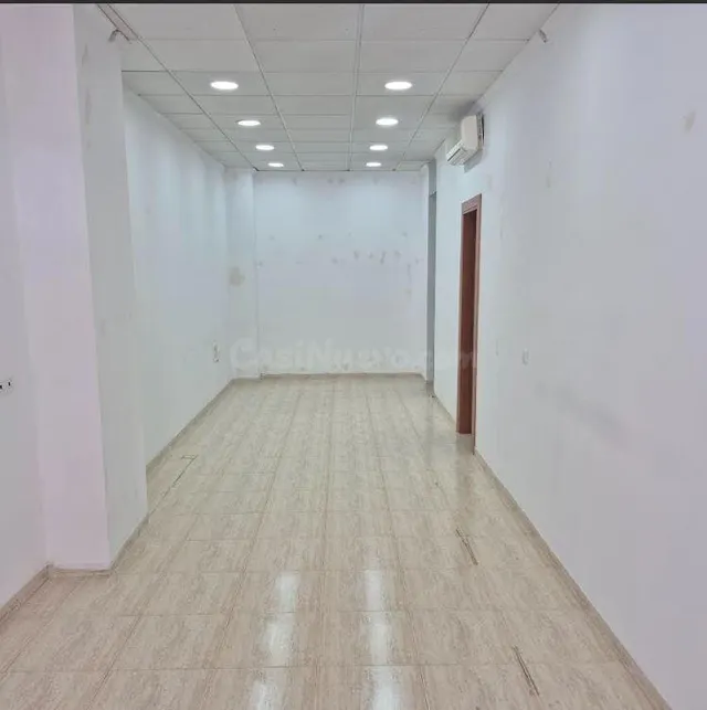 SE VENDE LOCAL COMERCIAL CONVERTIBLE EN VIVIENDA MUY ECONONO - foto 3
