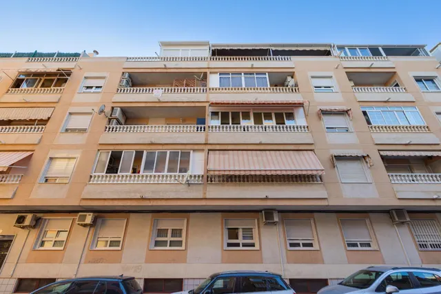 4 Dormitorios 2 baños  vivienda grande — 33