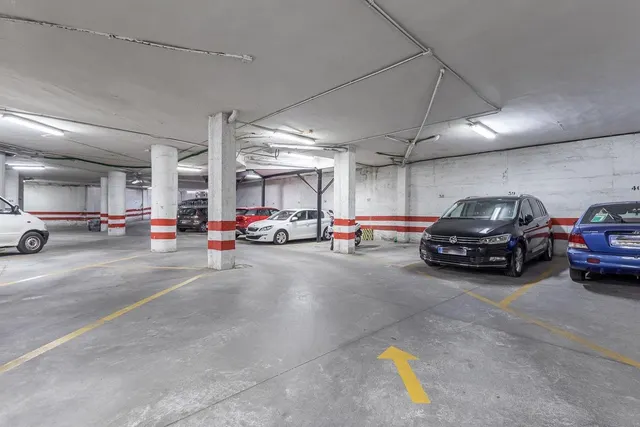 PISO REFORMADO CON VISTAS PANORÁMICAS A UN PASO DEL CENTRO DE GRANADA — 32