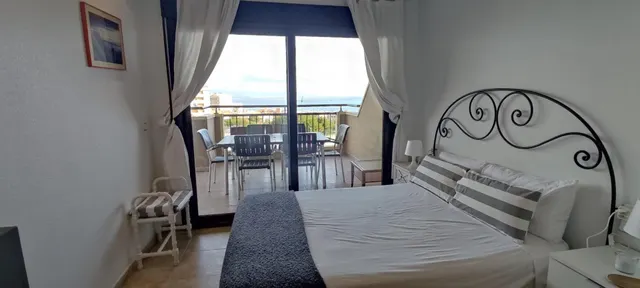 ALQUILER DE MAGNIFICO PISO CON VISTAS AL MAR — 9