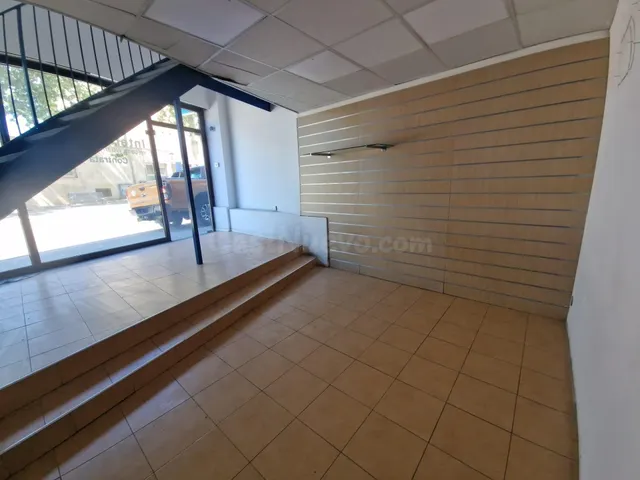 LOCAL COMERCIAL EN ZONA DE GRACIÀ