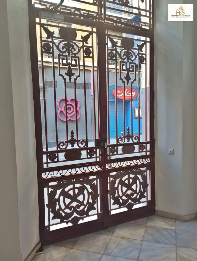Se alquila oficina en entreplanta - calle castaños - zona centro - Alicante — 18