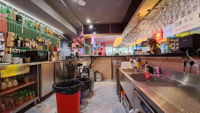 ¡Oportunidad! Gran Local de Restauración en Venta — 17