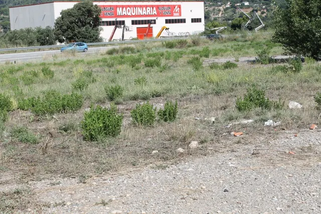 Terreno Industrial en Olesa de Montserrat en Venta o Alquiler — 18