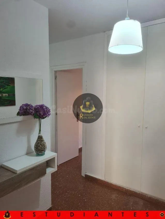 EST/ Piso de CUATRO dormitorios en CARTUJA - foto 2