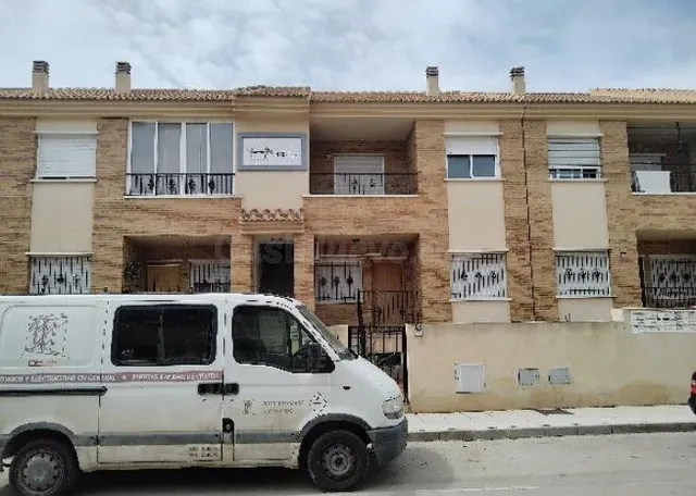 SE VENDE vivienda OKUPADA en Calle Almirante Guitian Vieitio - foto 2