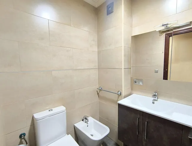 Amplio Piso en zona Plaza Crevillente con Ascensor — 27
