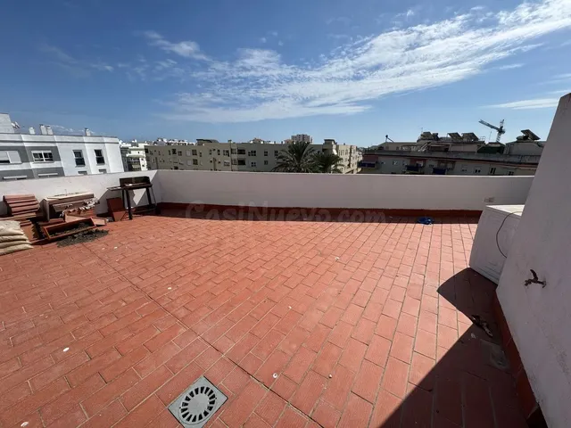 Ático 4 habitaciones 145m² en venta - Zona Las Mesas — 2