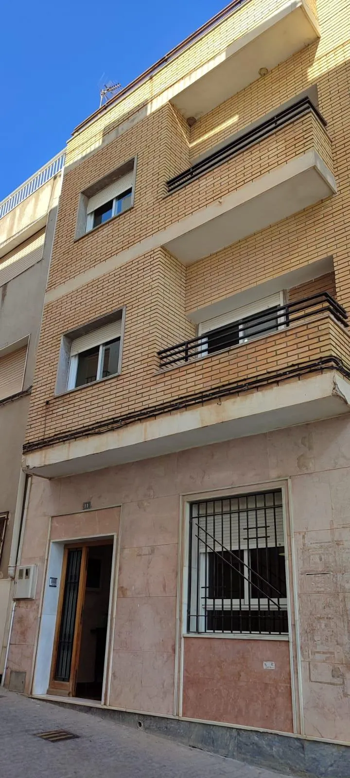 VENTA DE CASA EN SERÓN (ALMERÍA) DE 7 habitaciones.
